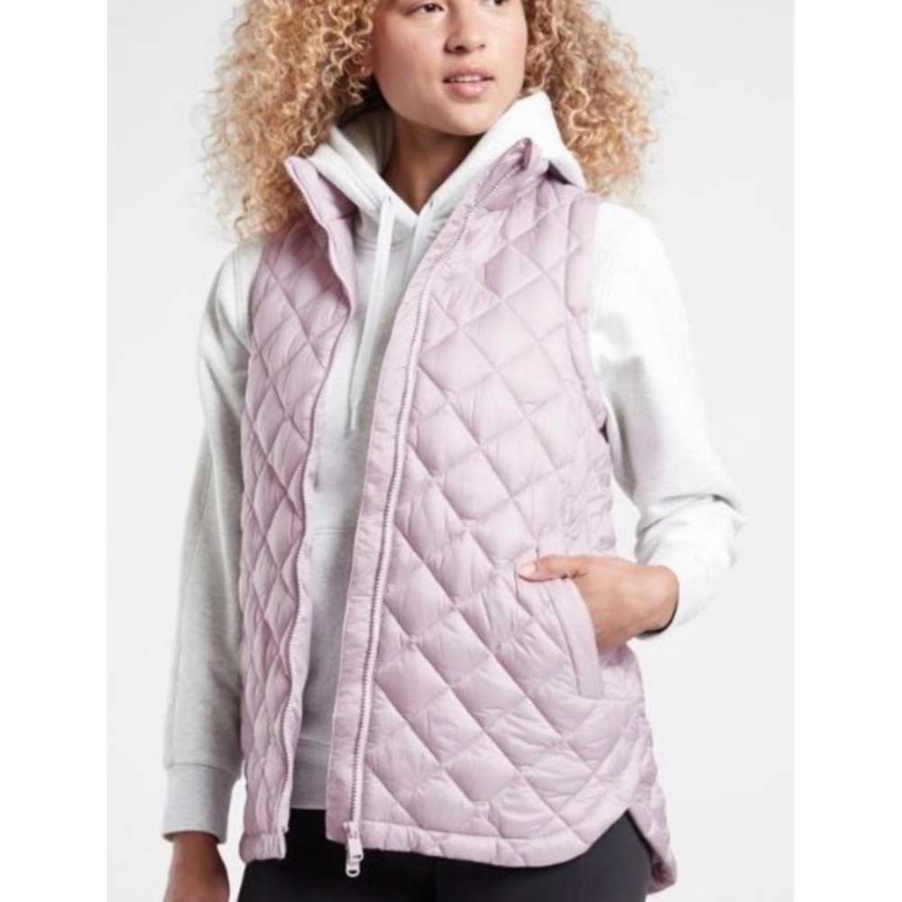 Athleta Whisper Featherless Lilac Quilted Vest Medium